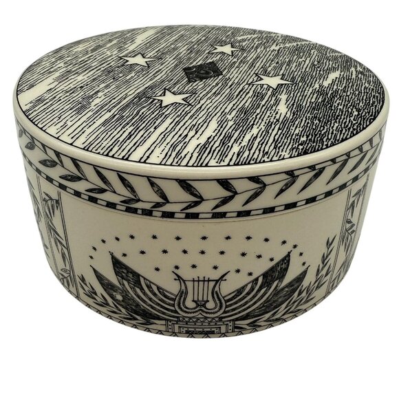 Wedgwood Collectors Society Scrimshaw Trinket Box Peabody Museum Sailor Ship - Picture 3 of 10